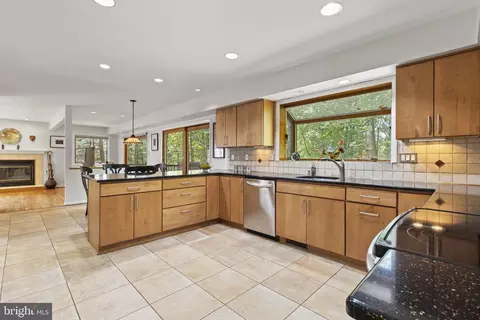 6126 Triangle Dr N, Columbia, MD 21044 photo 15