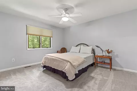 6126 Triangle Dr N, Columbia, MD 21044 photo 9