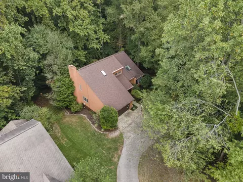 6126 Triangle Dr N, Columbia, MD 21044 photo 2