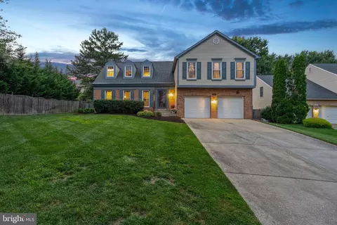 8342 Sand Cherry Ln, Laurel, MD 20723 photo 2