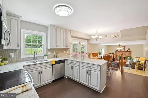8342 Sand Cherry Ln, Laurel, MD 20723 photo 12