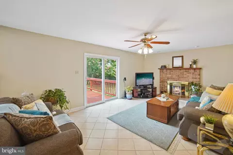 8342 Sand Cherry Ln, Laurel, MD 20723 photo 9