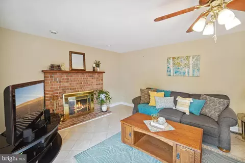 8342 Sand Cherry Ln, Laurel, MD 20723 photo 10