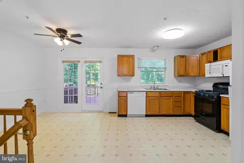 8823 Evermore Ct, Laurel, MD 20723 photo 7
