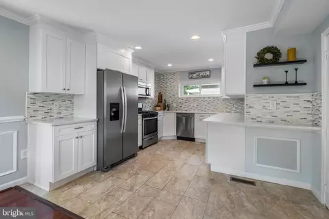 9214 Grant Ave, Laurel, MD 20723 photo 3