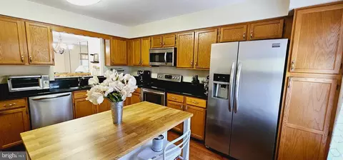 9343 Breamore Ct, Laurel, MD 20723 photo 4