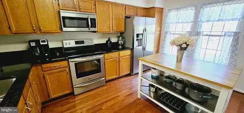 9343 Breamore Ct, Laurel, MD 20723 photo 3