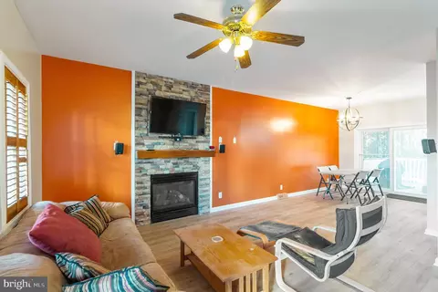 7618 Bluff Point Ln, Elkridge, MD 21075 photo 4