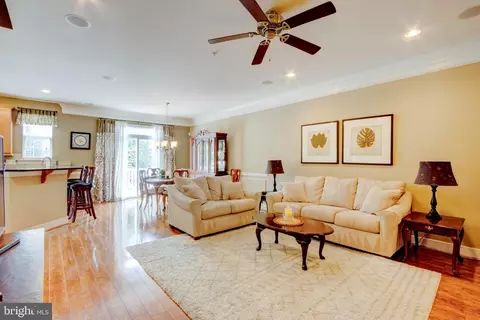 8601 Summer Waves Way, Laurel, MD 20723 photo 6