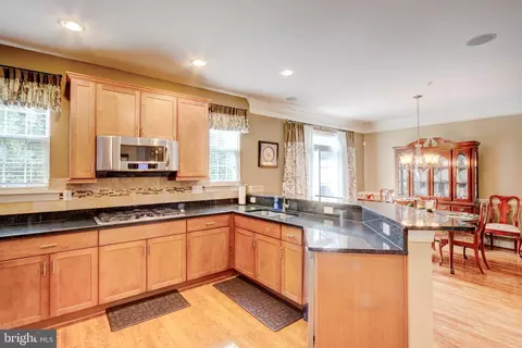 8601 Summer Waves Way, Laurel, MD 20723 photo 10