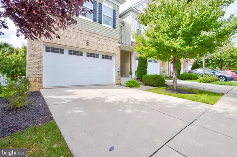 8601 Summer Waves Way, Laurel, MD 20723 photo 3