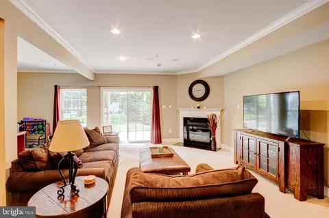 8601 Summer Waves Way, Laurel, MD 20723 photo 30