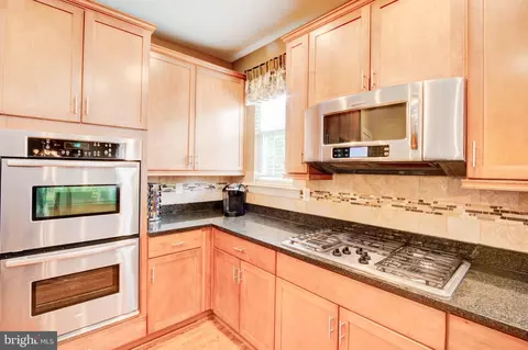 8601 Summer Waves Way, Laurel, MD 20723 photo 11