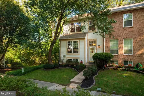 8864 Stonebrook Ln, Columbia, MD 21046