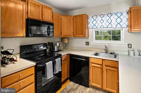 9110 Tymat Ct, Laurel, MD 20723 photo 15