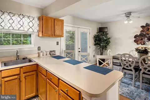 9110 Tymat Ct, Laurel, MD 20723 photo 16