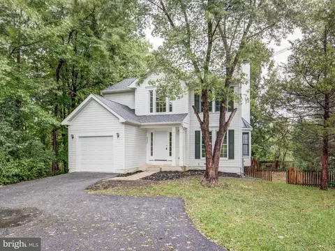 9537 Queens Guard Ct, Laurel, MD 20723