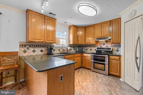 9220 Maxwell Ct, Laurel, MD 20723 photo 12