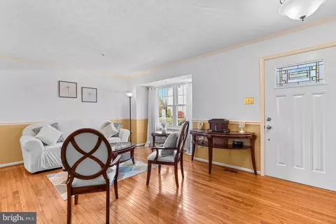 9220 Maxwell Ct, Laurel, MD 20723 photo 6