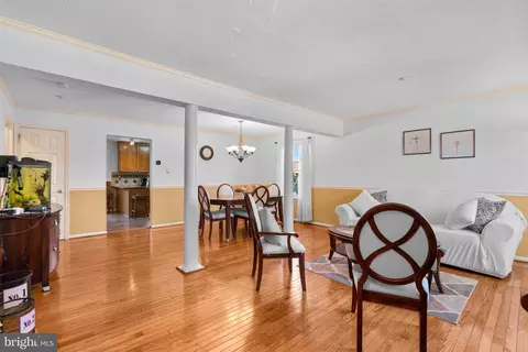 9220 Maxwell Ct, Laurel, MD 20723 photo 5