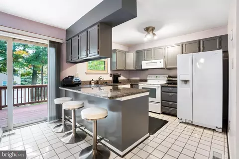 9117 Bryant Ave, Laurel, MD 20723 photo 3