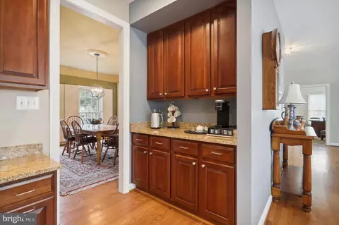 11374 Bishops Gate Ln, Laurel, MD 20723 photo 13