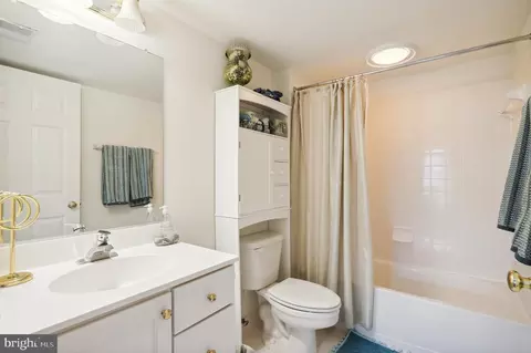 11374 Bishops Gate Ln, Laurel, MD 20723 photo 70