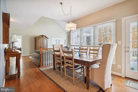 11374 Bishops Gate Ln, Laurel, MD 20723 photo 10