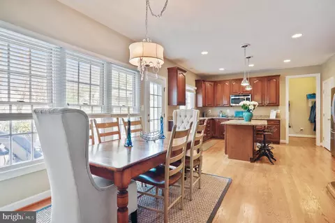 11374 Bishops Gate Ln, Laurel, MD 20723 photo 11