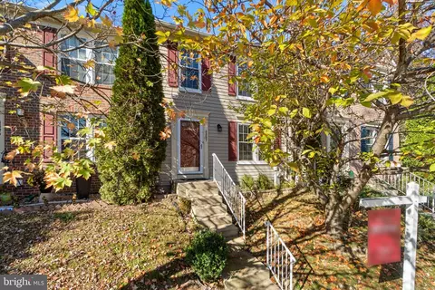 8897 Papillon Dr, Ellicott City, MD 21043