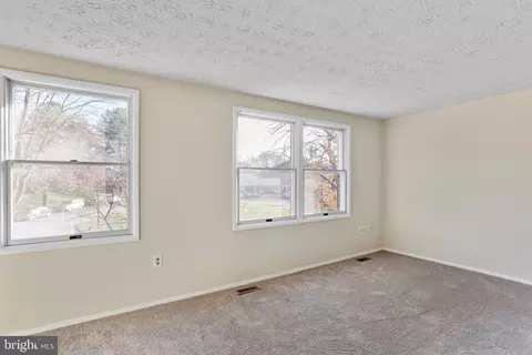 10504 Saddlebrook Ct, Laurel, MD 20723 photo 13