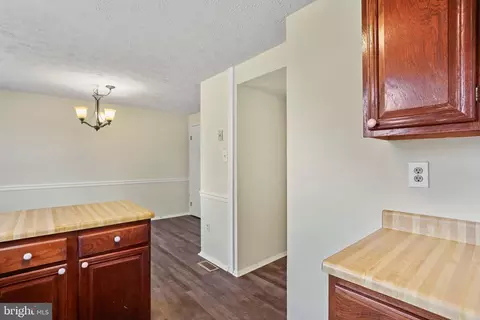 10504 Saddlebrook Ct, Laurel, MD 20723 photo 7