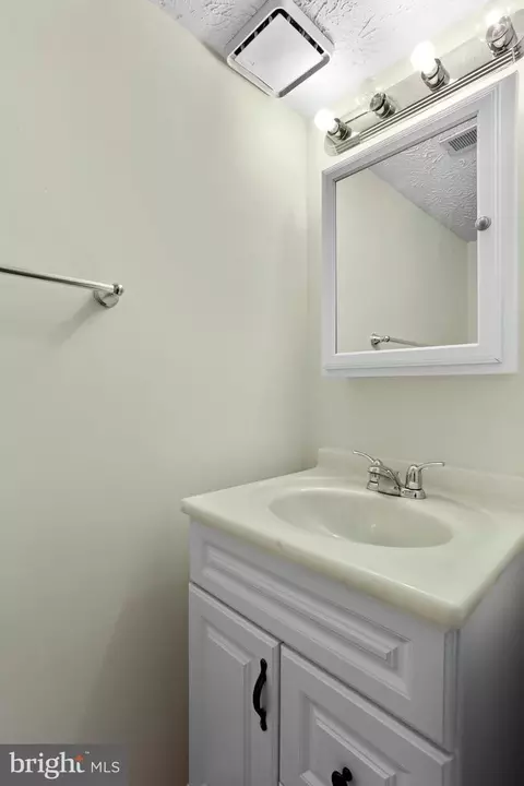 10504 Saddlebrook Ct, Laurel, MD 20723 photo 24