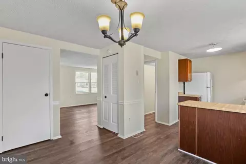 10504 Saddlebrook Ct, Laurel, MD 20723 photo 9