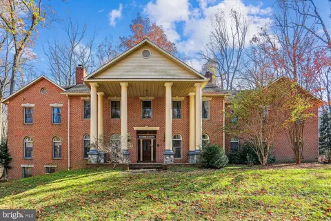 6600 Isle Of Skye Dr, Highland, MD 20777