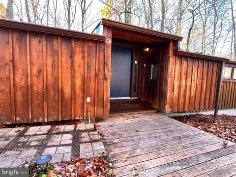 7520 Sanner Rd, Laurel, MD 20723 photo 2