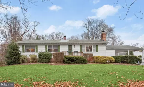 8263 Woodward St, Savage, MD 20763