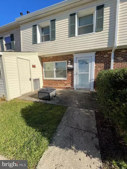9220 Bridle Path Ln #K, Laurel, MD 20723 photo 2