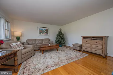 10513 Gorman Rd, Laurel, MD 20723 photo 3