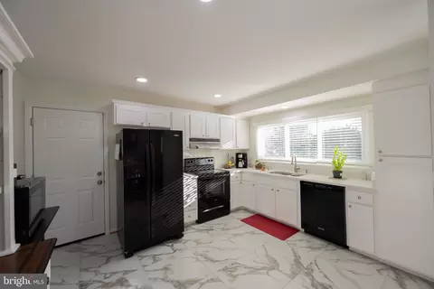 10513 Gorman Rd, Laurel, MD 20723 photo 8
