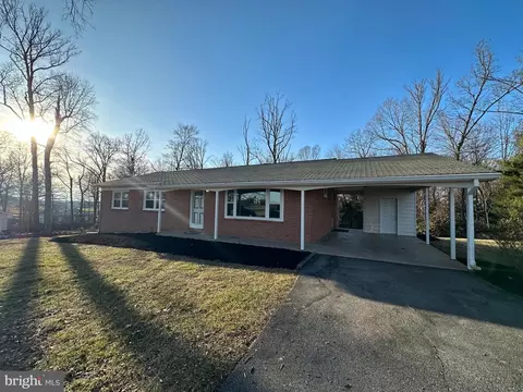 1360 Saint Michaels Rd, Mount Airy, MD 21771