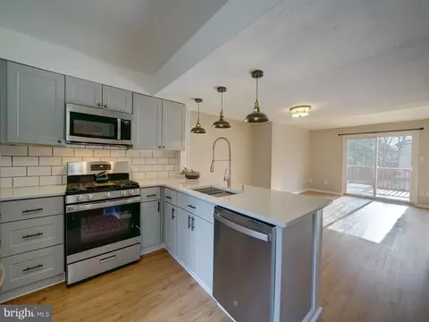 9296 Lapwing Ct, Columbia, MD 21045