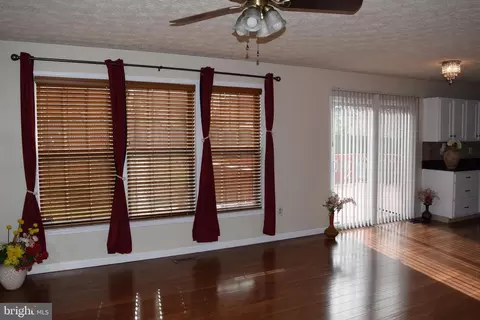 9613 Park Ave, Laurel, MD 20723 photo 17