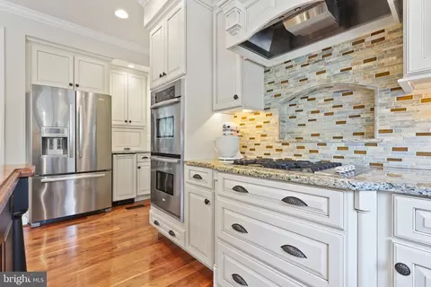 5321 Lynn Ln, Ellicott City, MD 21043 | 63 Photos - Movoto