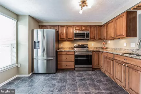 8016 Green Tree Ct, Elkridge, MD 21075