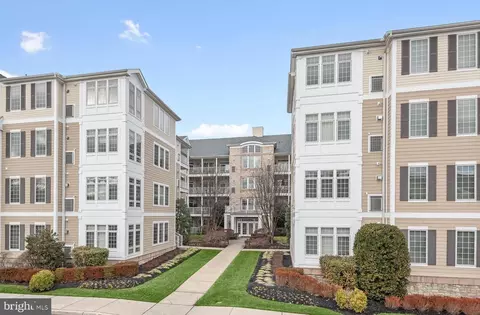 8820 Shining Oceans Way #303, Columbia, MD 21045