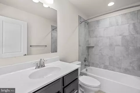 Bath - 7011 Whitson Way, Hanover, MD 21076 photo 4 of 6