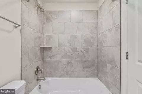 Bath - 7011 Whitson Way, Hanover, MD 21076 photo 5 of 6