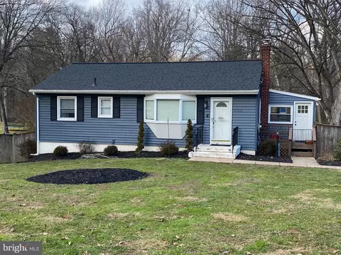 10908 Hammond Dr, Laurel, MD 20723