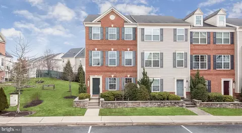 7920 Blue Stream Dr, Elkridge, MD 21075